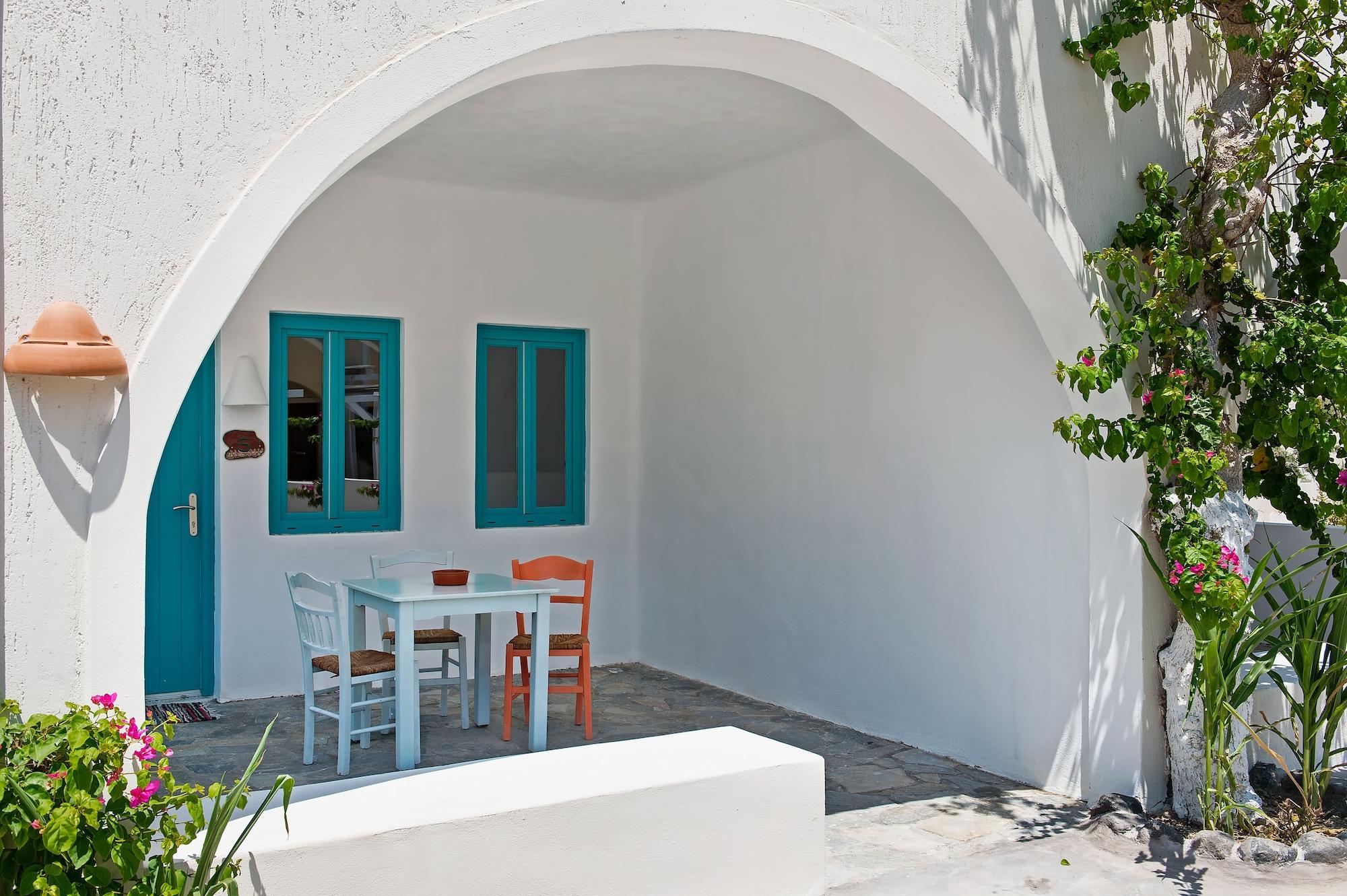 Nissia Beach Apartments & Suites Kamári Eksteriør billede