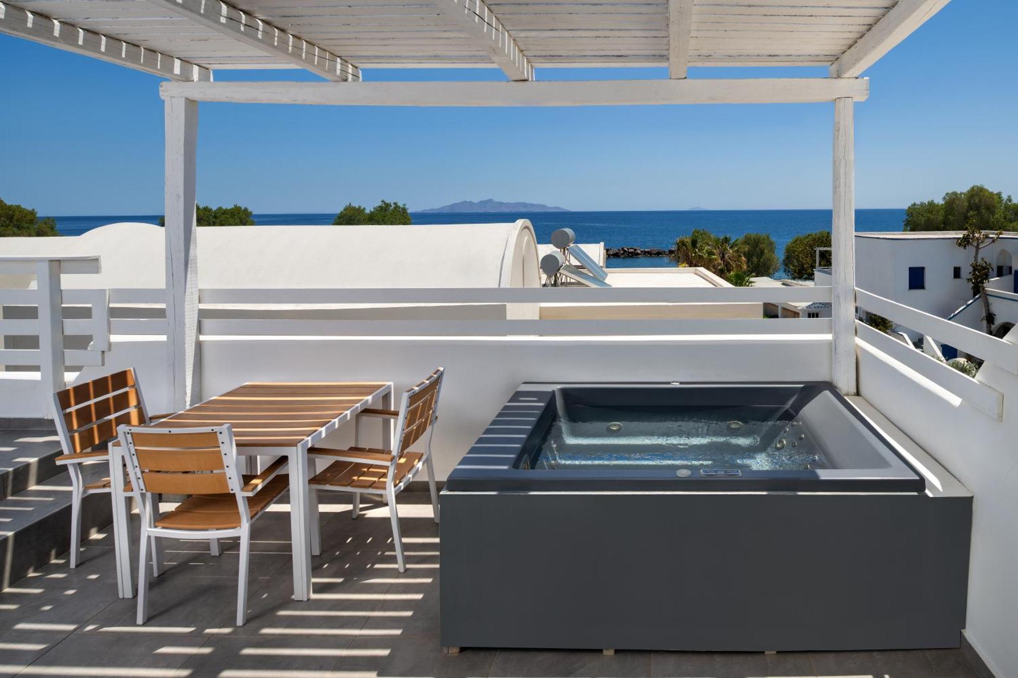 Nissia Beach Apartments & Suites Kamári Eksteriør billede